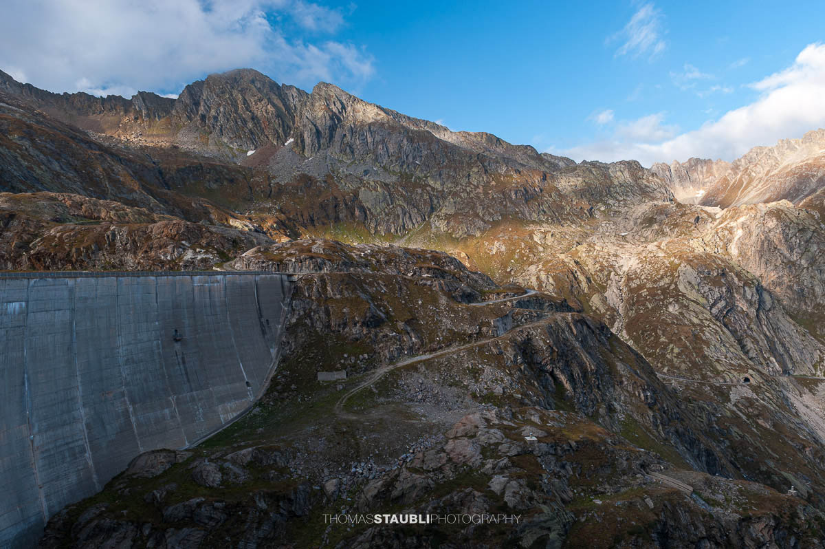Staumauer des Lago dei Cavagnöö