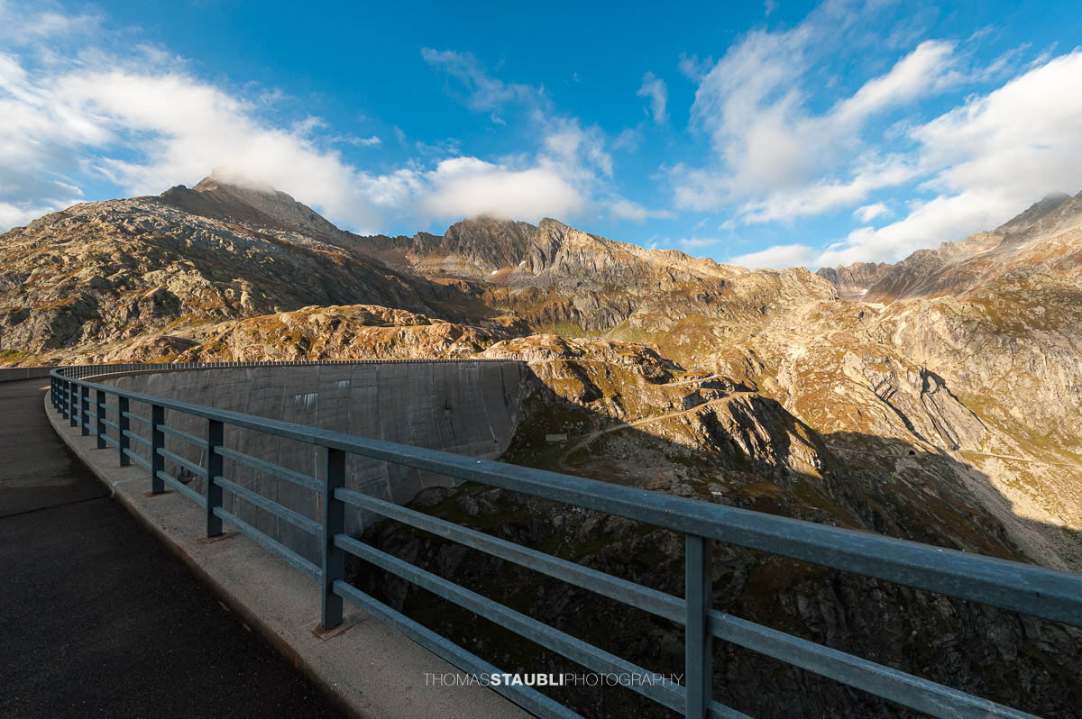 Staumauer des Lago dei Cavagnöö