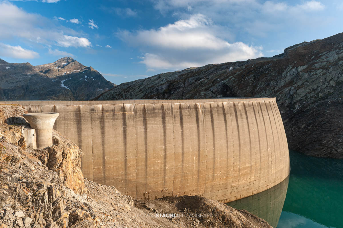 Staumauer des Lago dei Cavagnöö