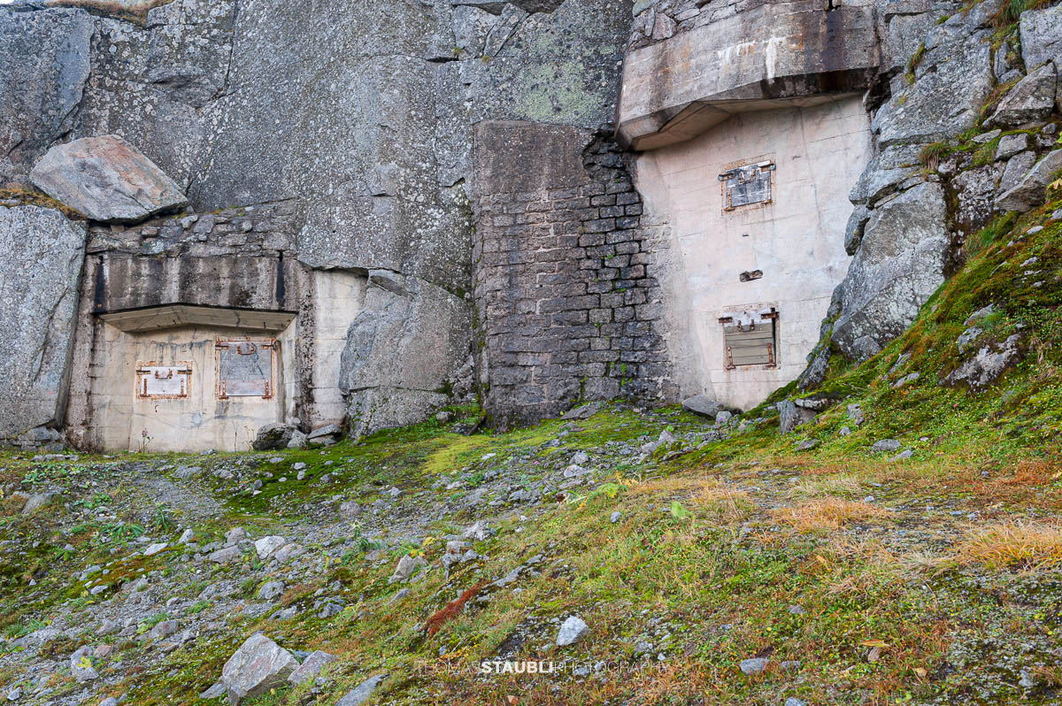 alte verlassene Reduits auf dem Gotthardpass