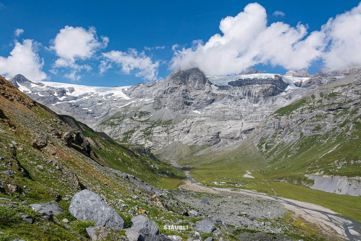Blick auf Ober Sand, im Hintergrund Spitzalpelifiren und Claridenfiren 2013