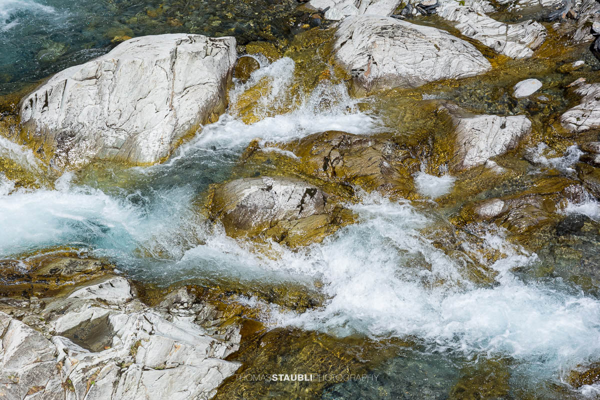 klares Wasser der Brenno della Greina