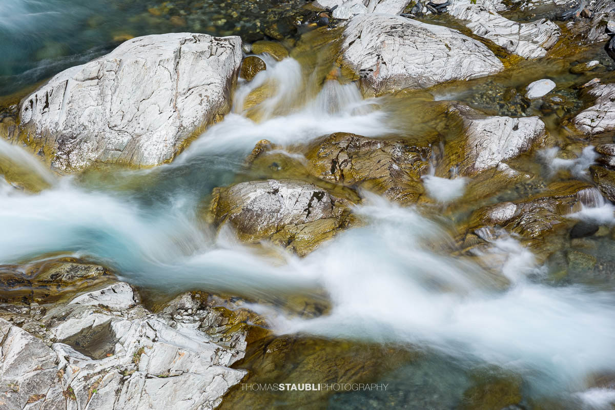 klares Wasser der Brenno della Greina