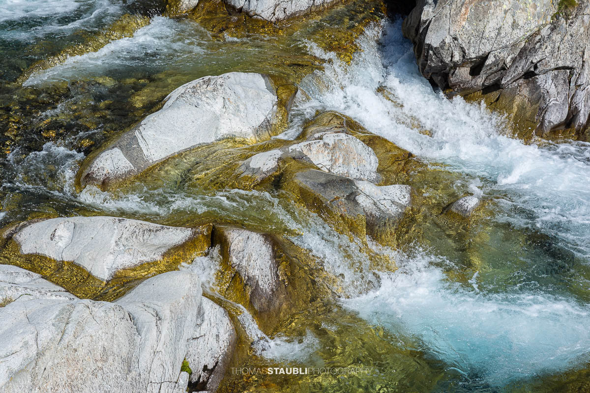 klares Wasser der Brenno della Greina