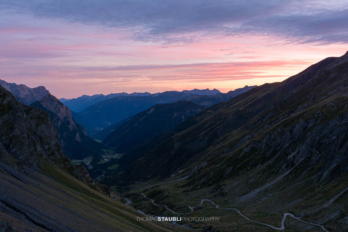 Abendrot über dem Bleniotal