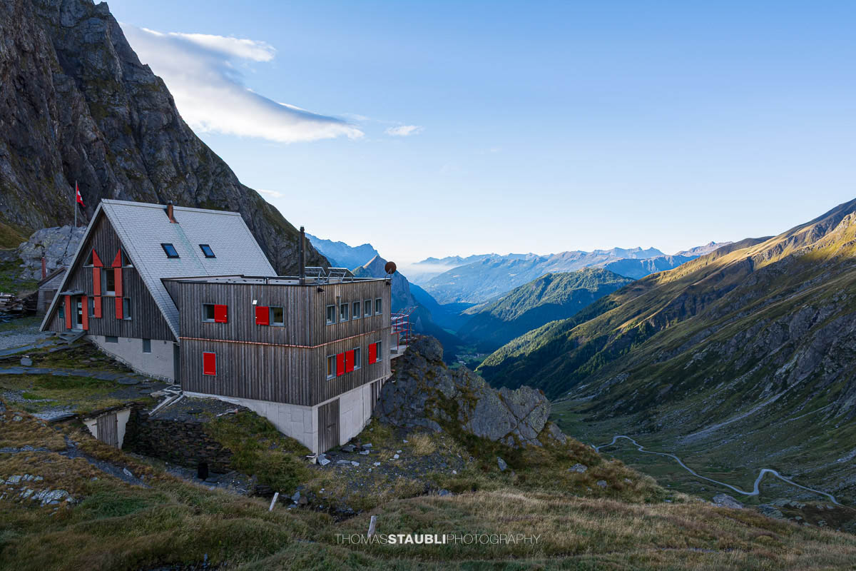die Capanna Scaletta im ersten Morgenlicht