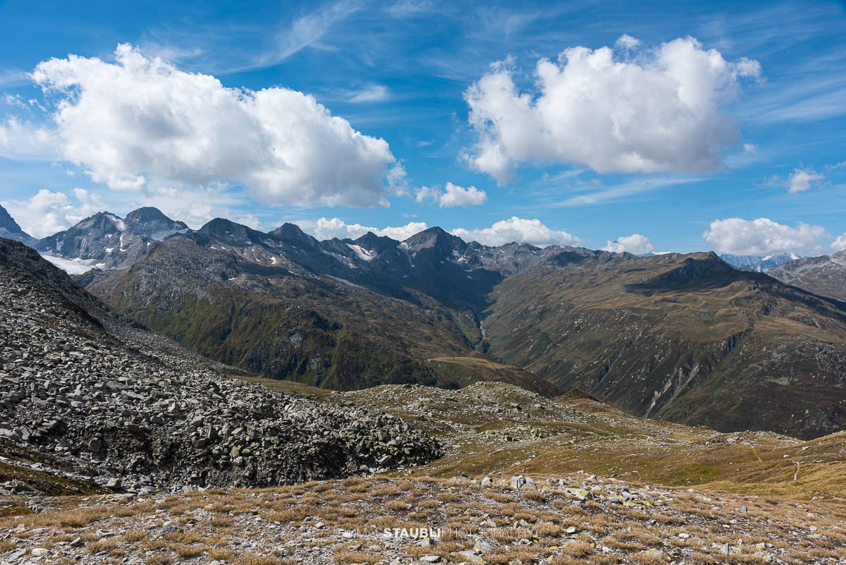 Weite über dem Furkagebiet