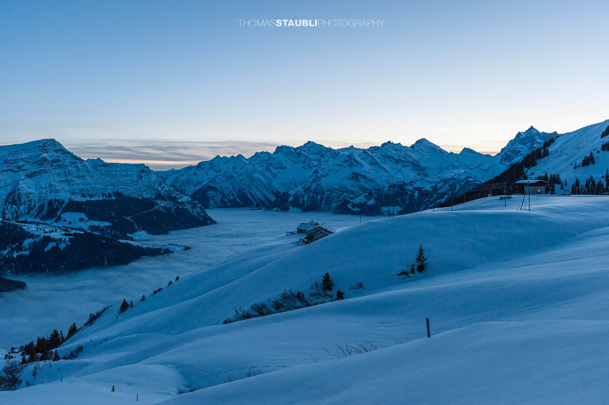 Abenddämmerung über dem Reusstal