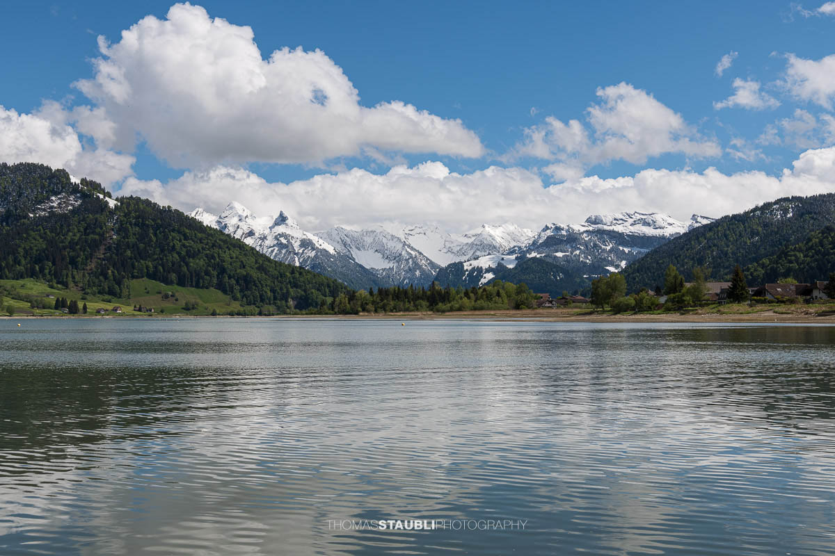 Sihlsee mit Blick zu den Schwyzer Alpen