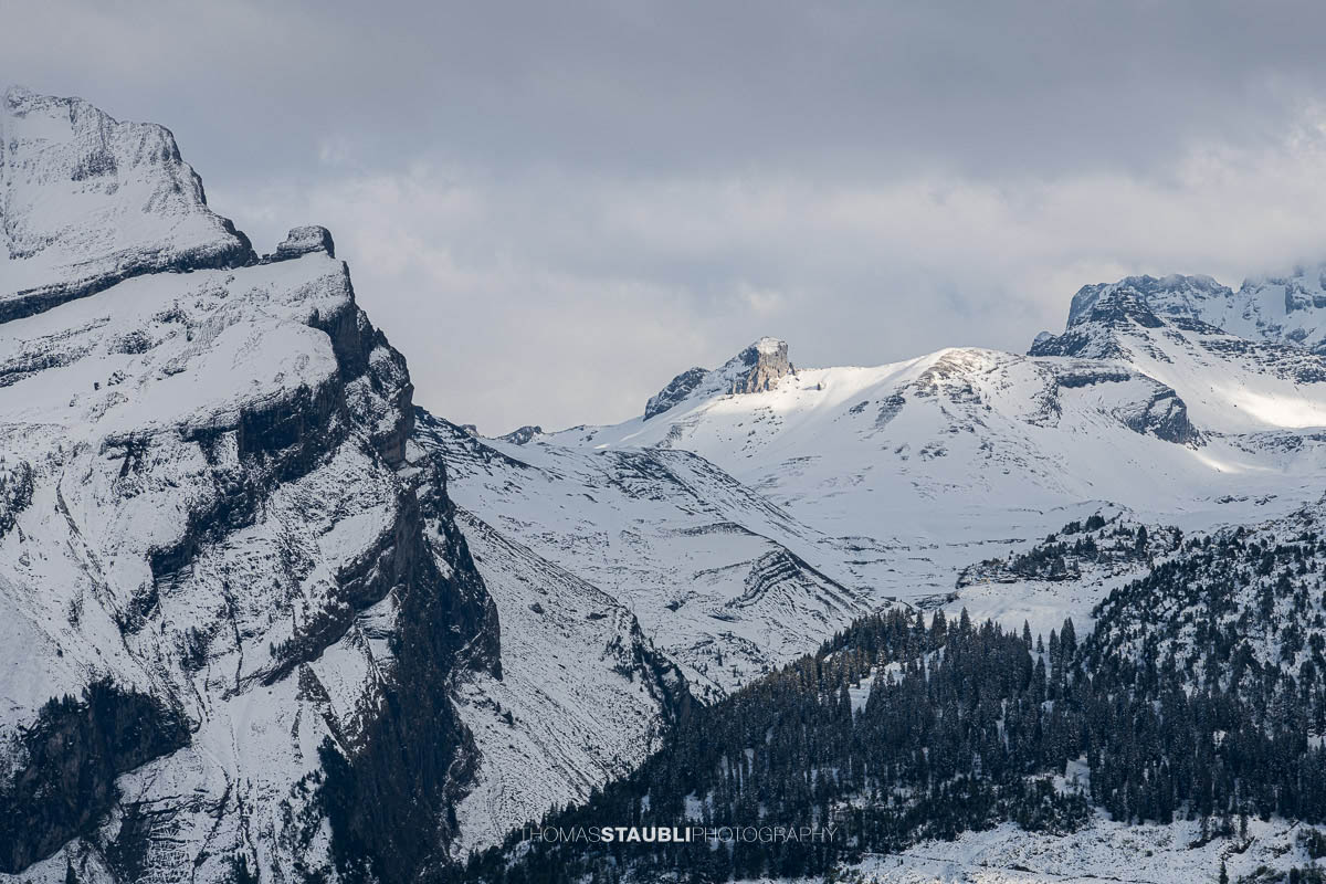Blick zu den verschneiten Schächentaler Windgällen