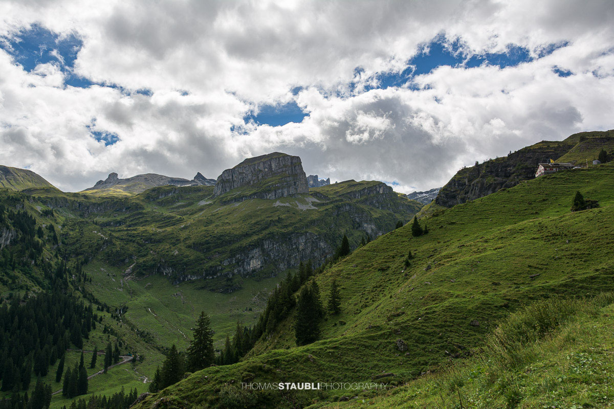 Blick von der Seenalp zum Mattner Stock im Kanton Uri.