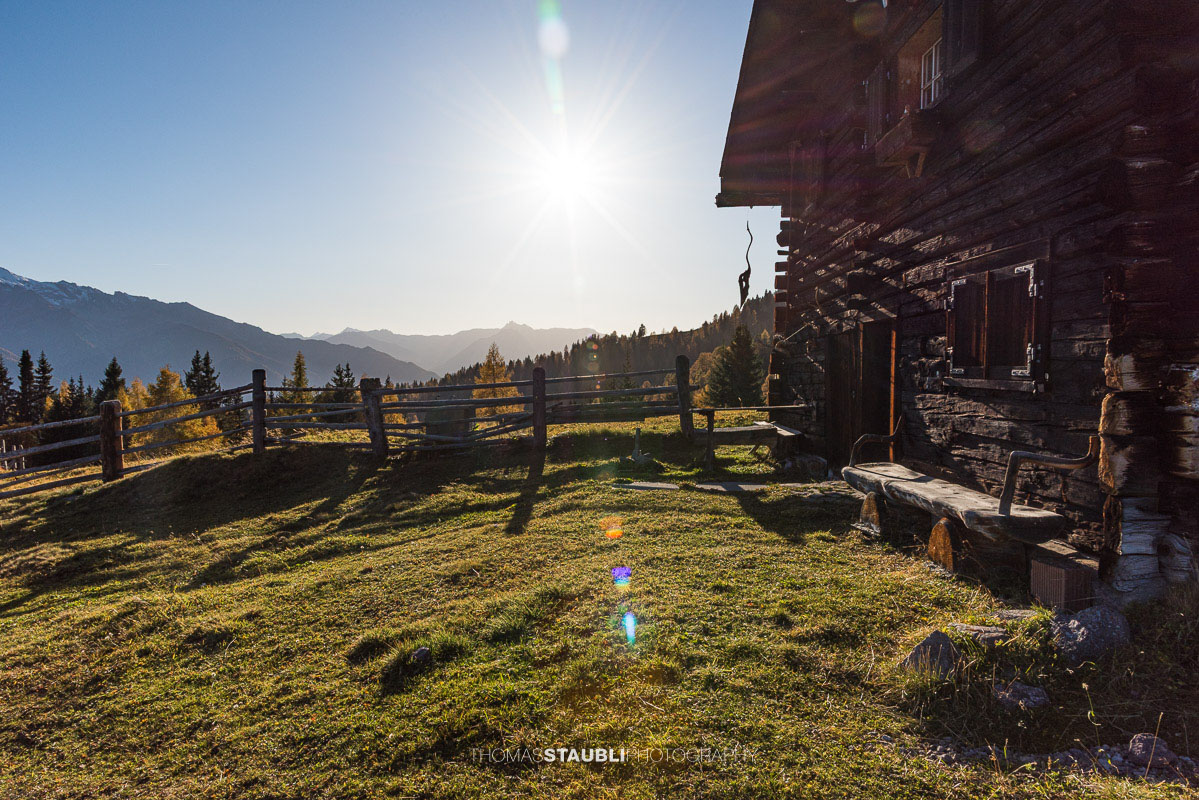 traditioneller Alphütte auf der Wiesner Alp