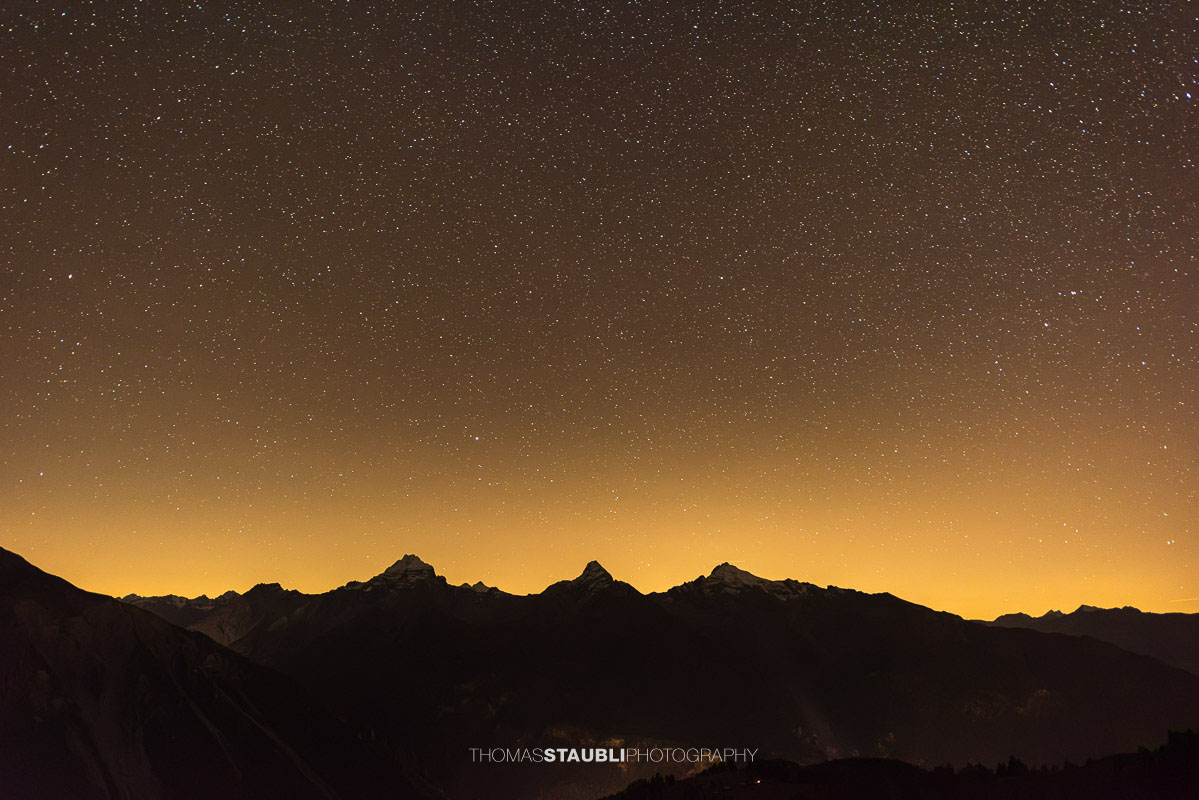 Sternenhimmel über dem Piz Ela, Corn da Tinizong und Piz Mitgel